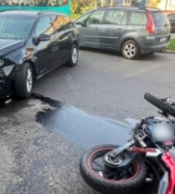 В аварії у Рівному постраждав мотоцикліст: хлопця госпіталізували. ФОТО