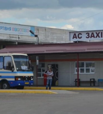 Закрив рушником валідатор, аби ніхто ним скористався: на Львівщині звільнили ще одного водія