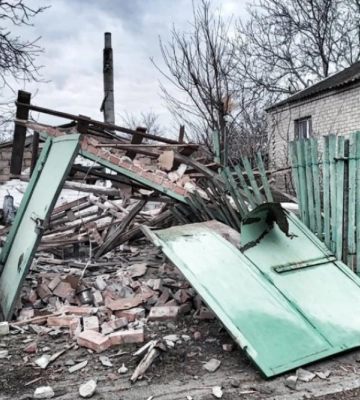 Росіяни з безпілотника вдарили по житловому будинку у селі Качкарівка на Херсонщині: є поранений
