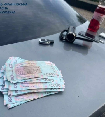 Група рекетирів під виглядом військових вимагали гроші у мешканців Волині і Прикарпаття