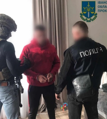 На Прикарпатті судитимуть групу вимагачів, які видавали себе за військових та «вибивали» кошти у підприємців