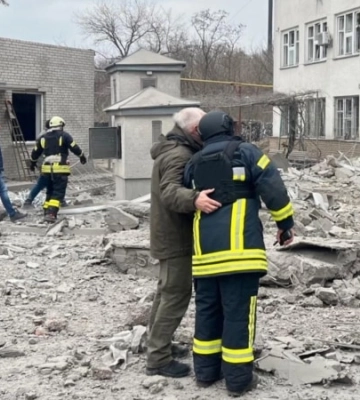 Російські війська вдарили по житловому сектору в Сумах, троє поранених – ОВА
