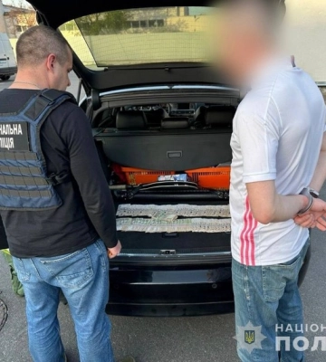 Посадовця київської митниці затримали на хабарі
