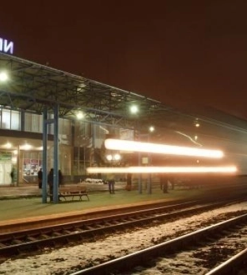 Армія рф вдарила по вокзалу в Сумах: пошкоджені вікна, але колії - цілі