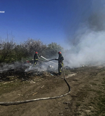 За добу рятувальники Сумщини 15 разів гасили загоряння сухої трави та чагарників