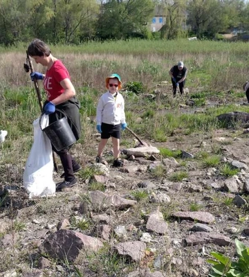 Мешканці Нововоронцовки провели толоку: розчистили річку Тернівку