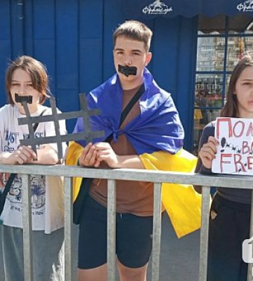 Мы - голос пленных: в Кривом Роге прошел митинг в поддержку пленных