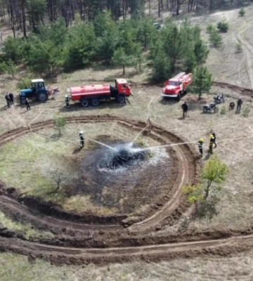 На Рівненщині лісівники та рятувальники тренуються гасити лісові пожежі