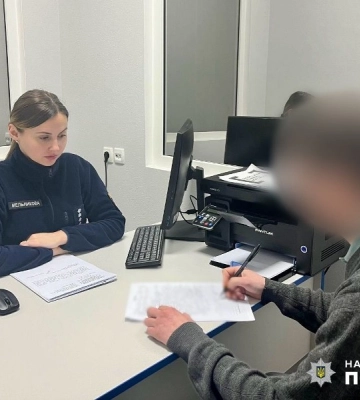 На Одещині чоловік знущався зі старенької матері