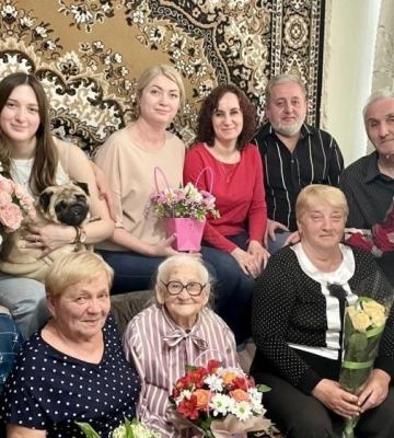 10 000 гривень на сторіччя - у Львові привітали довгожительку Марію Левицьку