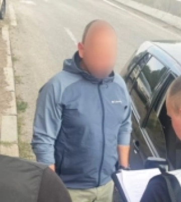 За хабар знімали з військового обліку чоловіків призовного віку – судитимуть посадовців одного з ТЦК Херсону та посередника