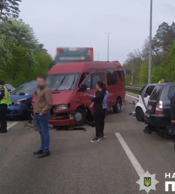 Водію вантажівки, який вчинив ДТП на околицях Києва за участі шести авто, оголосили підозру