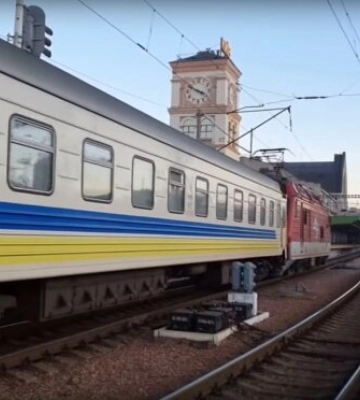 В Ірпені підлітки знову чіплялися за потяг на ходу: що загрожує за такі «розваги»