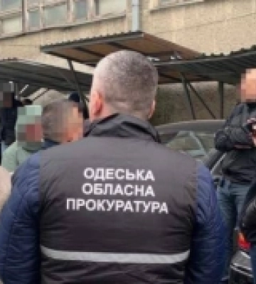 Незаконне захоплення «курортної» нерухомості та сільгоспземель: судитимуть депутата Одеської облради та його спільників