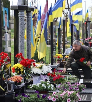 В Олександрії вшанували військових, які загинули під час ракетного удару по аеродрому