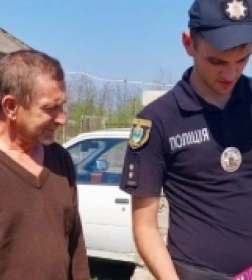 У Первомайському районі поліцейські навчали населення як не потрапити на шахраїв