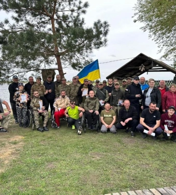 Благодійна риболовля. На Рівненщині для поранених військових організовують незвичну реабілітацію (ВІДЕО)