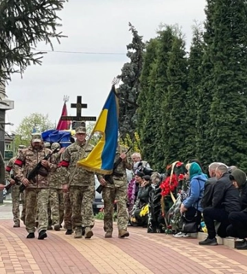 У Сумах попрощалися із військовослужбовцями Миколою Кухтіним та Віталієм Андрєєвим У Сумах попрощалися із військовослужбовцями Миколою Кухтіним та Віталієм Андрєєвим