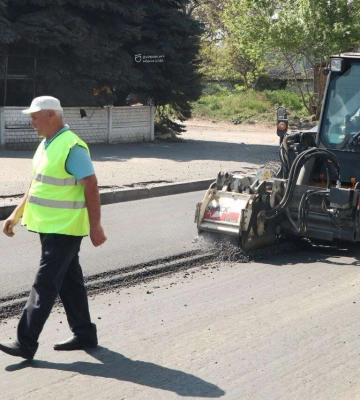 У Дніпрі на вул. Великій Діївській закінчують поточний ремонт дороги