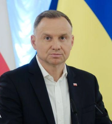 Розмов про мирні перемовини немає, Україна займає жорстку позицію щодо війни, – президент Польщі Анджей Дуда