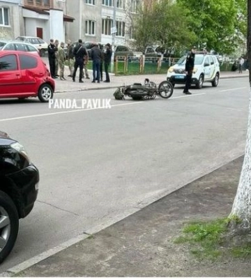 У Костополі зіткнулись автомобіль та мотоцикл
