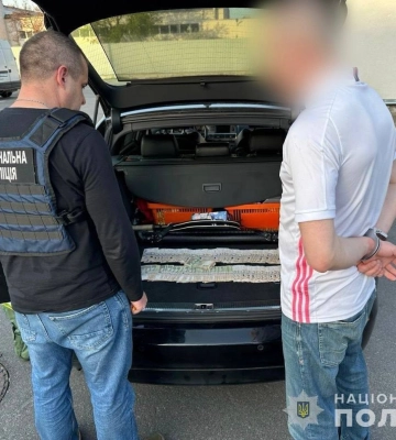 Посадовця київської митниці затримали на хабарі