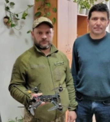 Військовослужбовцю з Волині передали дрон-камікадзе