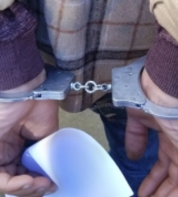 В Одесі затримали чоловіка, який спочатку попросив допомоги у перехожого, а потім побив та пограбував його