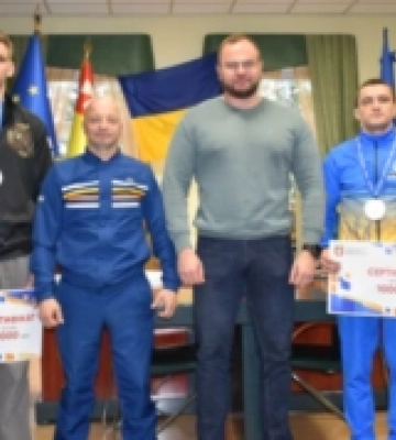 У Луцьку бійцям ММА вручили сертифікати на 10 тисяч гривень