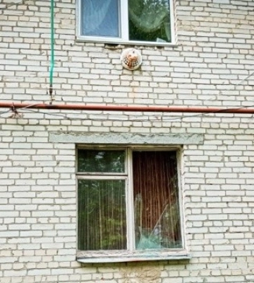 Росіяни за добу 25 разів вдарили по прикордонню Сумщини, пошкоджені багатоповерхівки