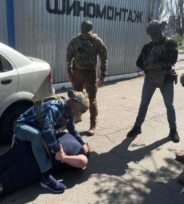 СБУ затримала агента рф, який наводив російські дрони на локації Сил оборони та керівництва Херсонської ОВА