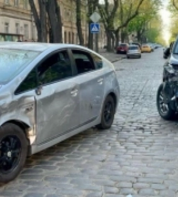 В Одесі не поділили дорогу дві «Тойоти»: постраждали діти