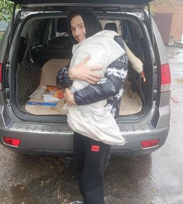 У лебедя із полтавського дендропарку стріляли