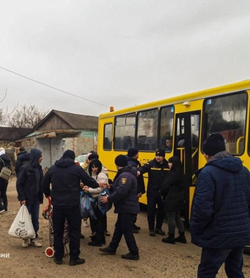 Через негоду відключення світла у трьох областях, тимчасово знеструмлювалася шахта, на Харківщині обмеження електропостачання