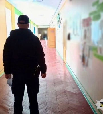 На Киевщине более 700 учеников и работников были эвакуированы из-за сообщения о возможной угрозе в учебных заведениях