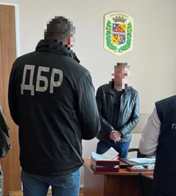 Відпочинок у Португалії під виглядом службового відрядження в Польщу: на шахрайстві викрили заступника голови Полтавської облради