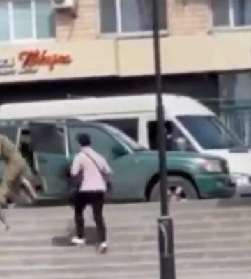 Видео с &quot;задержанием&quot; мужчины в Запорожье: ТЦК отрицают свою причастность