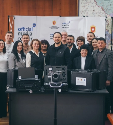 Ще вісім громад Рівненщини відтепер з мобільними кейсами для виїзних адмінпослуг