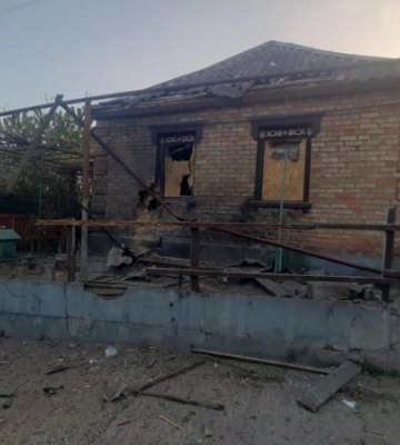 Загарбники вранці вдарили по Нікополю, постраждала жінка