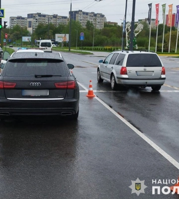 Водій в’їхав у вантажівку: у ДТП на Львівщині загинула жінка