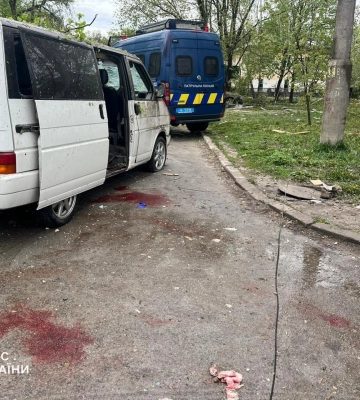 Загинула поліцейська: МВС показало рятувальну операцію у Чернігові (відео)