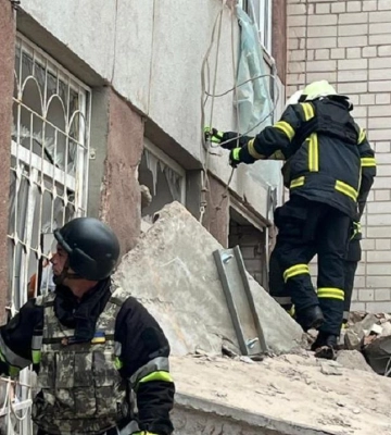 Війська росії завдали трьох ракетних ударів по центру Чернігова. Є загиблі і багато поранених