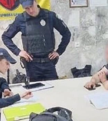 У Львові чоловік похизувався 9-річною донькою за кермом. Його знайшла поліція