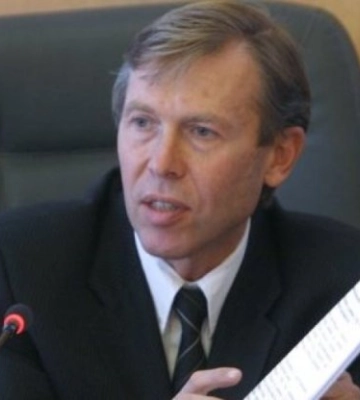 Казино і канабіс: нардеп пояснив, як ми руйнуємо свою боєздатність та армію