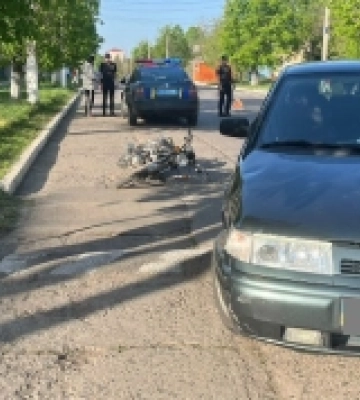На Одещині автівка зіштовхнулася з мопедом: постраждав чоловік