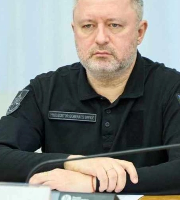 В результате удара РФ по Чернигову погибла 25-летняя лейтенант полиции: новые детали атаки и видео спасения одного из пострадавших
