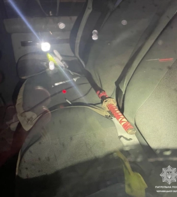 Самурай у Чернівцях: патрульні зупинили водія, який возив з собою катану