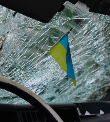 Унаслідок удару РФ по Чернігову загинула 25-річна лейтенант поліції: нові деталі атаки і відео порятунку одного з потерпілих