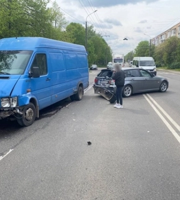 У Луцьку на Конякіна Volkswagen влетів у BMW 