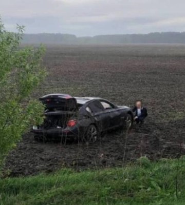 «БМВ» злетів у кювет, бо перевищив швидкість